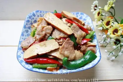 Sauteed pork slices with fragrant dried meat