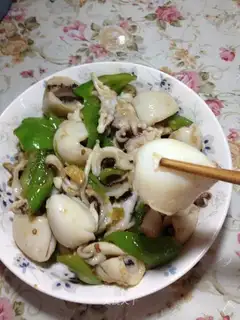 Fried cuttlefish with three pepper