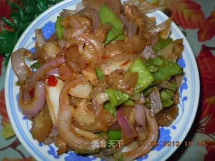 Twice-cooked pork with green pepper and onion