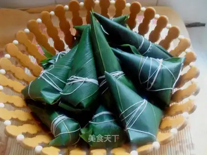Sweet jujube triangle rice dumplings