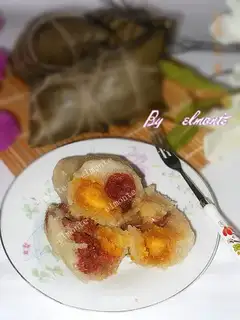 Cantonese style peanut egg yolk rice dumplings