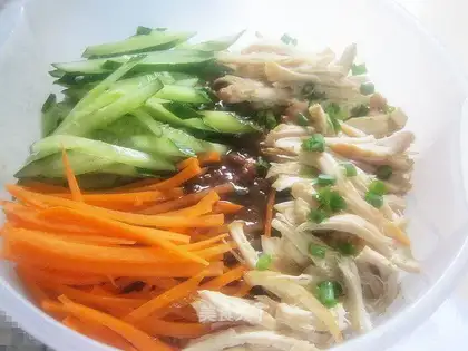 Hand-shredded salt-roasted chicken breast sweet sauce noodles