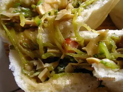 Steamed buns with pumpkin bacon