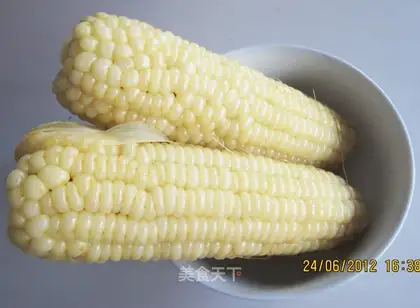 Boiling tender corn