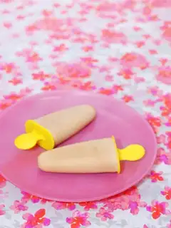 Peanut cream popsicle