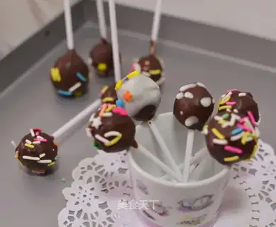 Chocolate cake lollipop