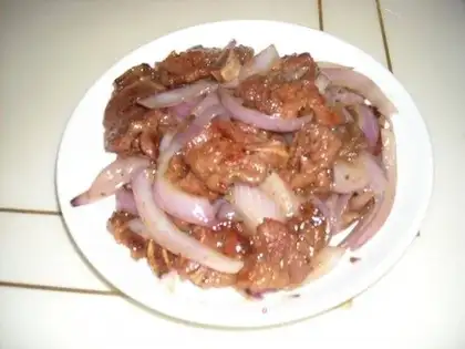 Cowboy bones with onions