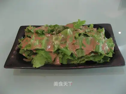 Sesame sauce, lettuce