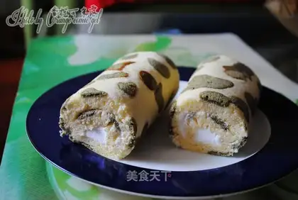 Water dripping tea cake rolls