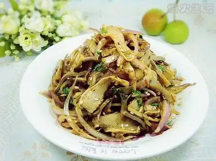 The onions mixed the belly
