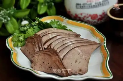 Boiled pork liver