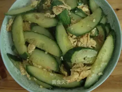Eggs fried with cucumbers