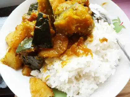 Potato-covered rice
