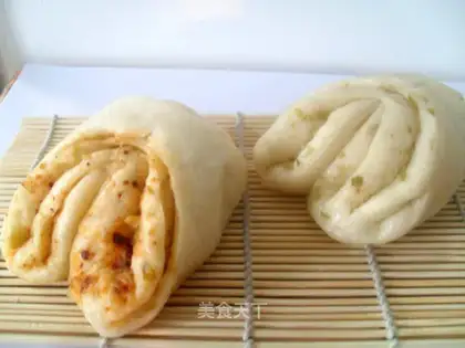 Spicy onion roll