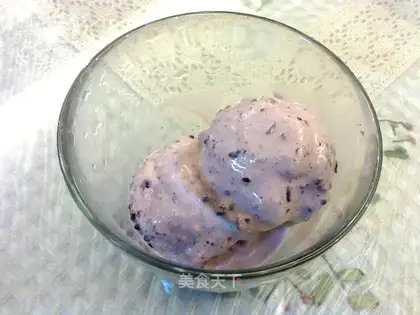 Blood rice ice cream