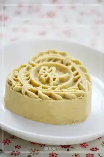 Green bean cake