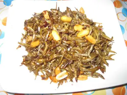 Spicy peanuts and silverfish