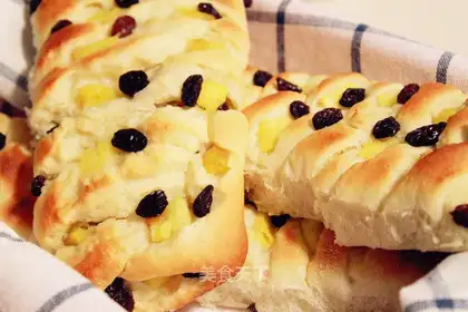 raisin pineapple bread