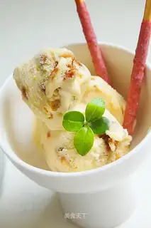 Red date ice cream