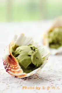 Green tea ice cream