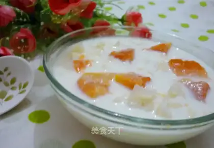 Cucumber snow and milk