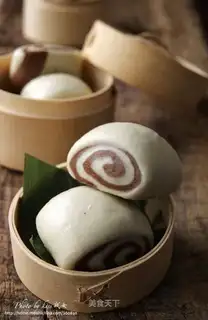Coco-coloured buns