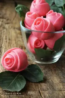 Rose roll
