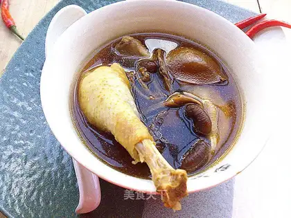 Tea mushroom chicken soup