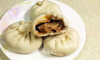 The cabbage pork bun