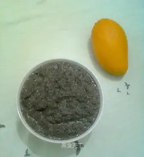 Peanut sesame date cream