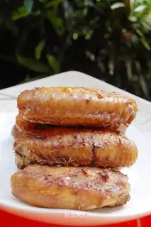 Roasted chicken wings