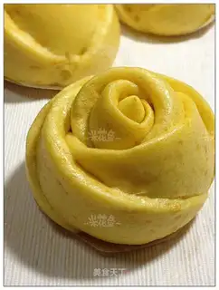 Rose buns