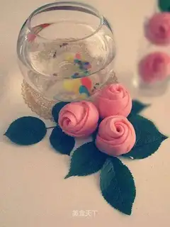 Rose roll