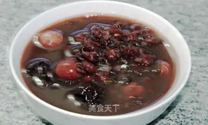Black rice, red palm