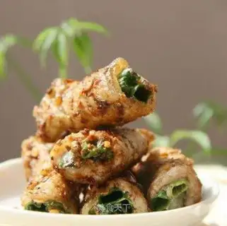 A fragrance of onion rolls