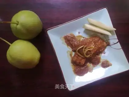 White carving with morning crispy sauce