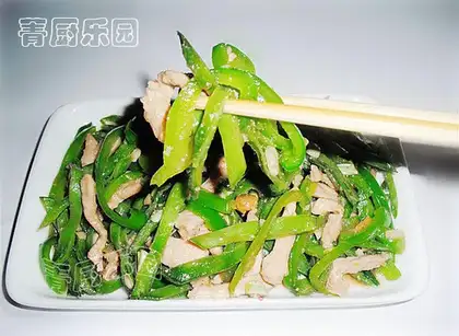stir-fried pork with sweet pepper and beans