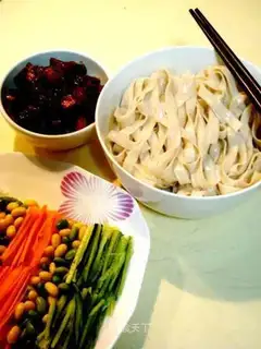 Mushroom and dried bean paste noodles