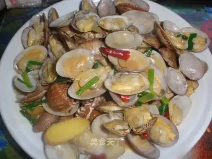 stir-fried clams with spicy sauce