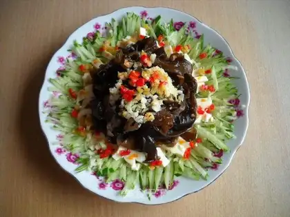 Cucumber and fungus mixed with tofu pudding