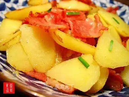 Pan-fried bacon potatoes