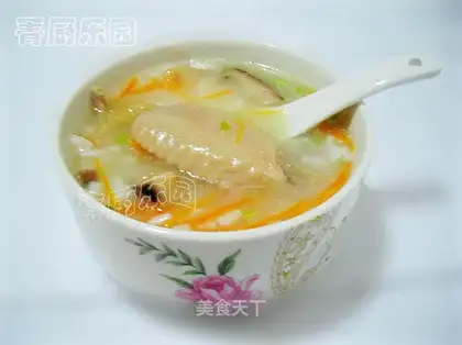 Carrots, mushrooms and chicken porridge