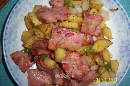 Black pepper bacon potatoes