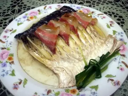 Steamed fish with ham