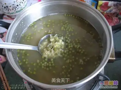 Green bean lily soup