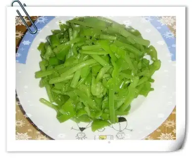 stir-fried sweet potato leaves with pepper
