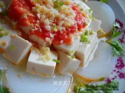 Bean curd with tomato sauce