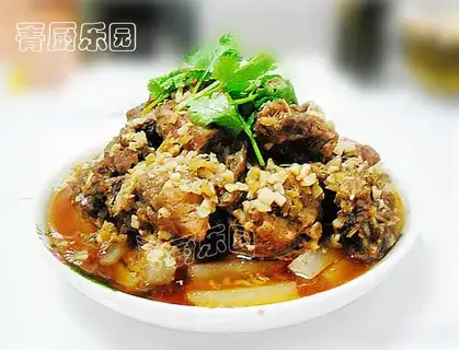 Steamed ribs with radish and mushroom