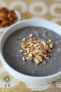 Almond and black bean dregs rice porridge