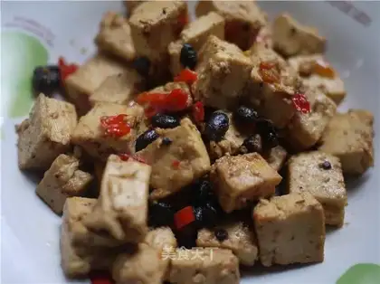 Bean curd with chopped pepper
